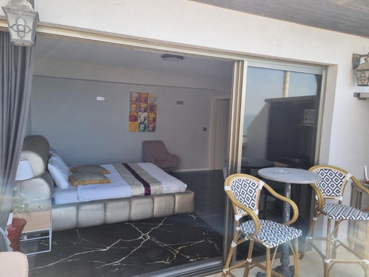 Penthouse Apartment On The Beach Bat Yam Eksteriør bilde