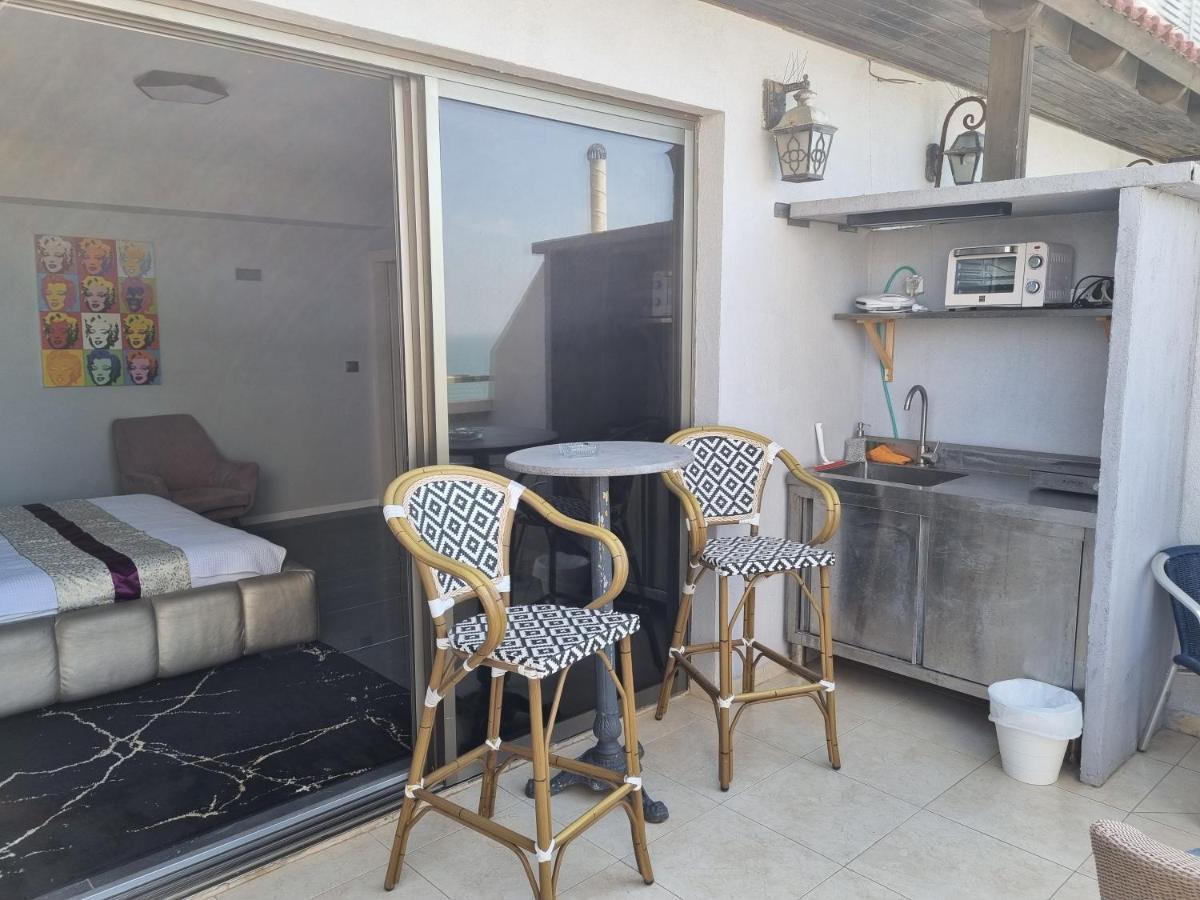 Penthouse Apartment On The Beach Bat Yam Eksteriør bilde