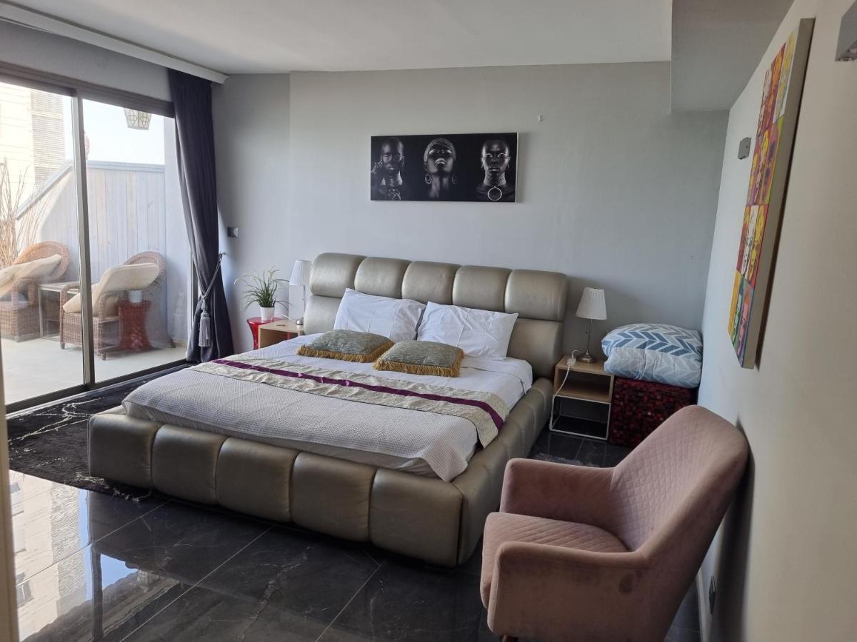 Penthouse Apartment On The Beach Bat Yam Eksteriør bilde