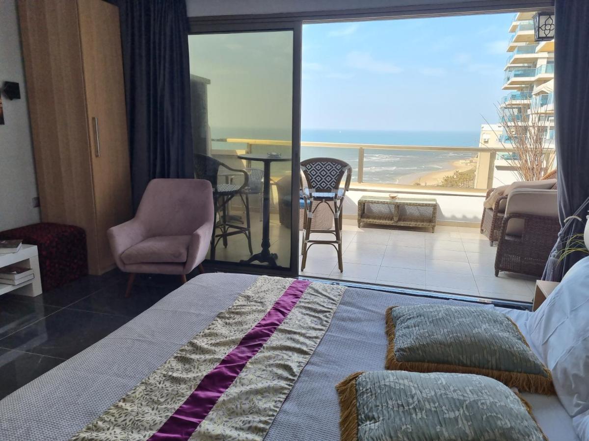 Penthouse Apartment On The Beach Bat Yam Eksteriør bilde