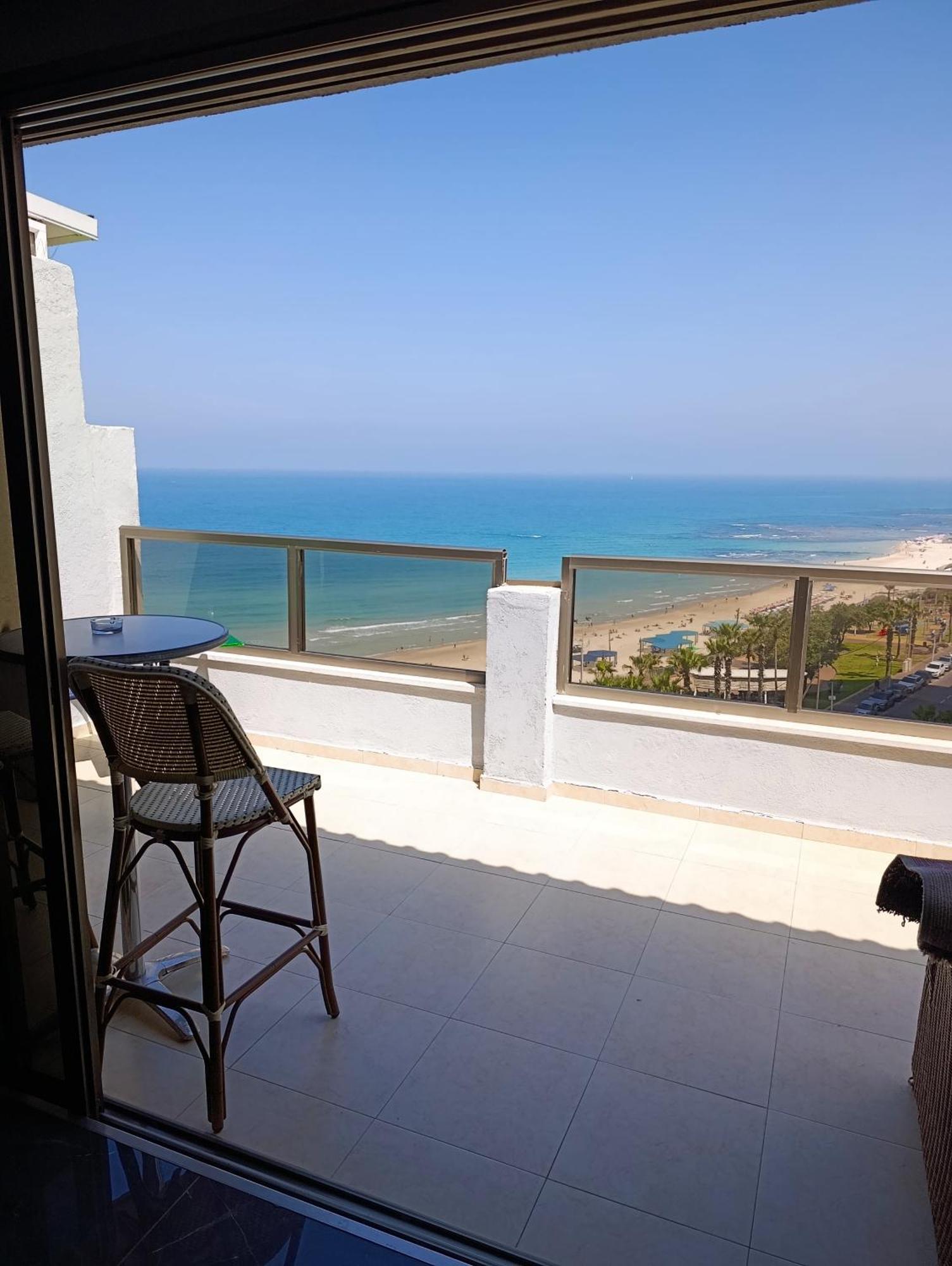 Penthouse Apartment On The Beach Bat Yam Rom bilde