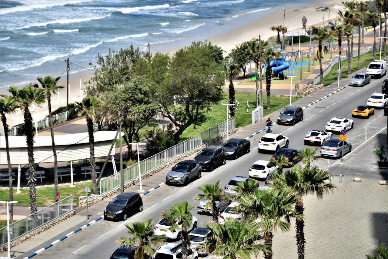 Penthouse Apartment On The Beach Bat Yam Eksteriør bilde