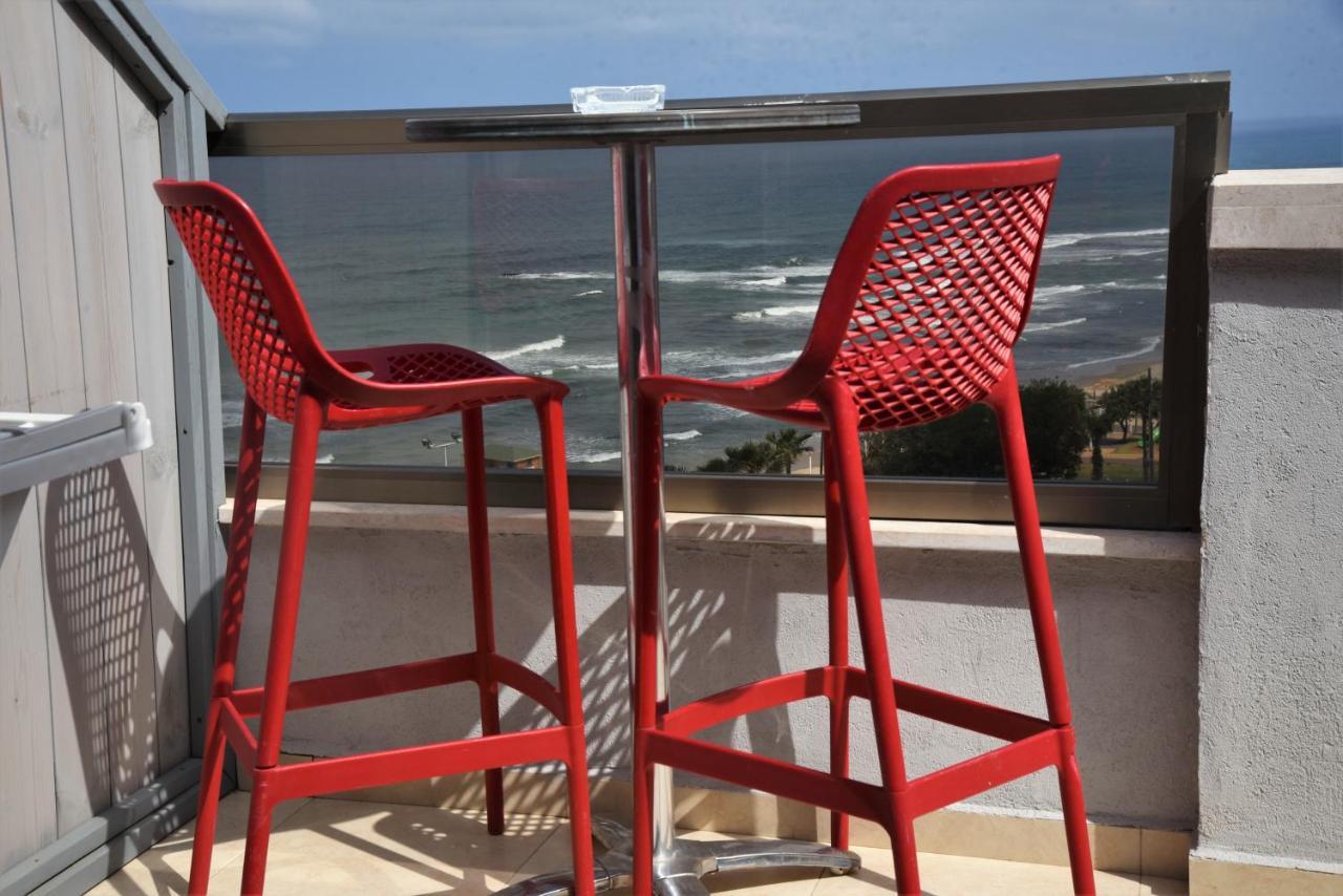 Penthouse Apartment On The Beach Bat Yam Eksteriør bilde