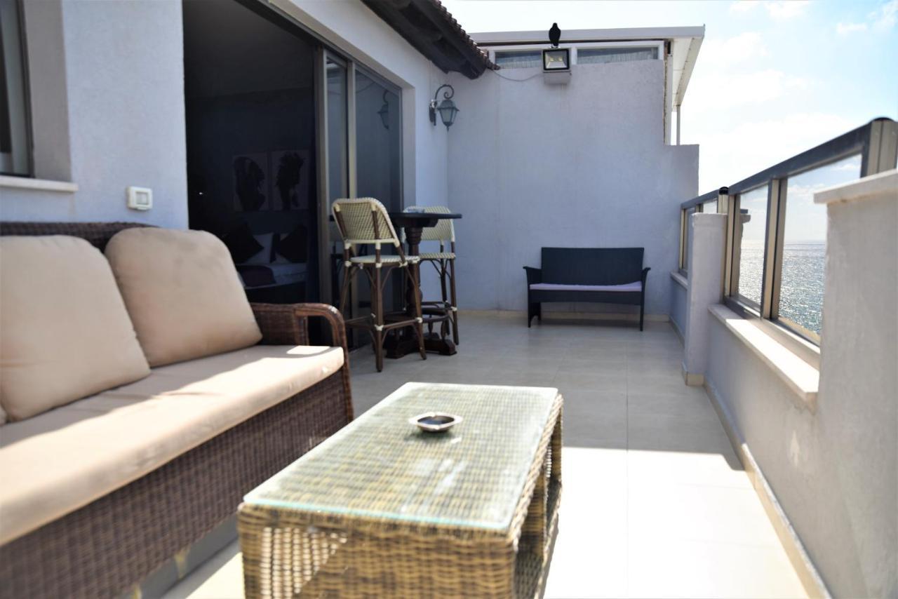 Penthouse Apartment On The Beach Bat Yam Eksteriør bilde