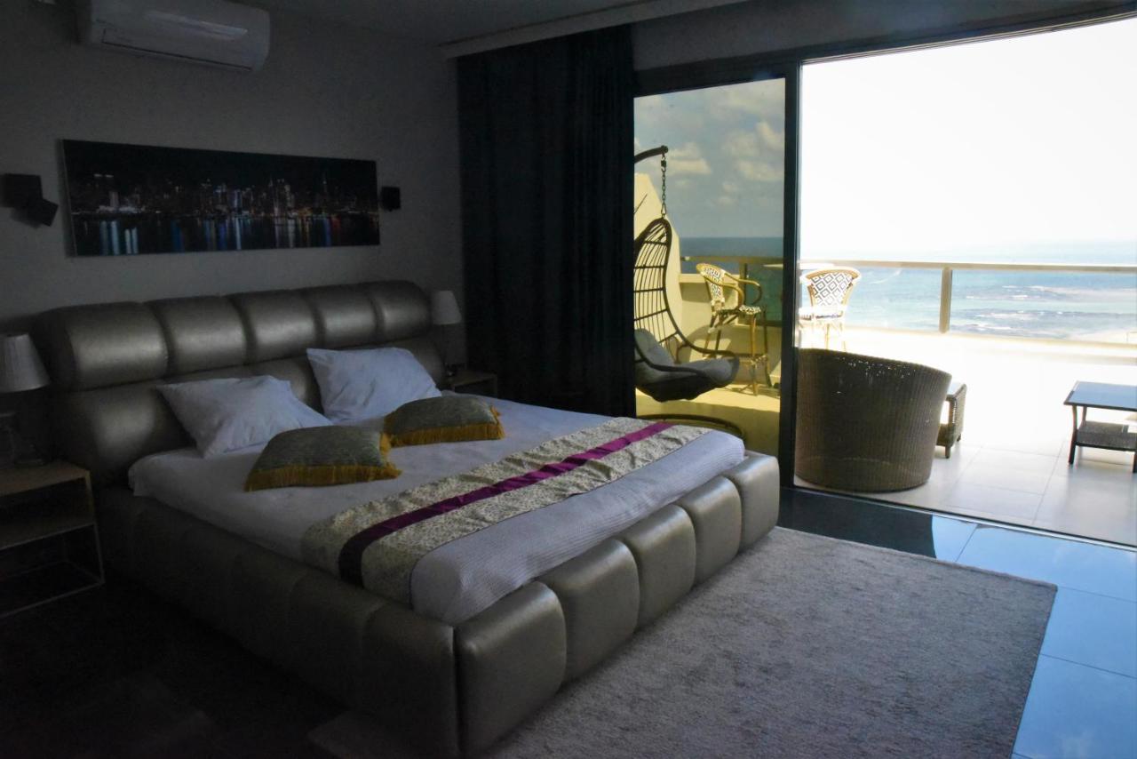 Penthouse Apartment On The Beach Bat Yam Eksteriør bilde