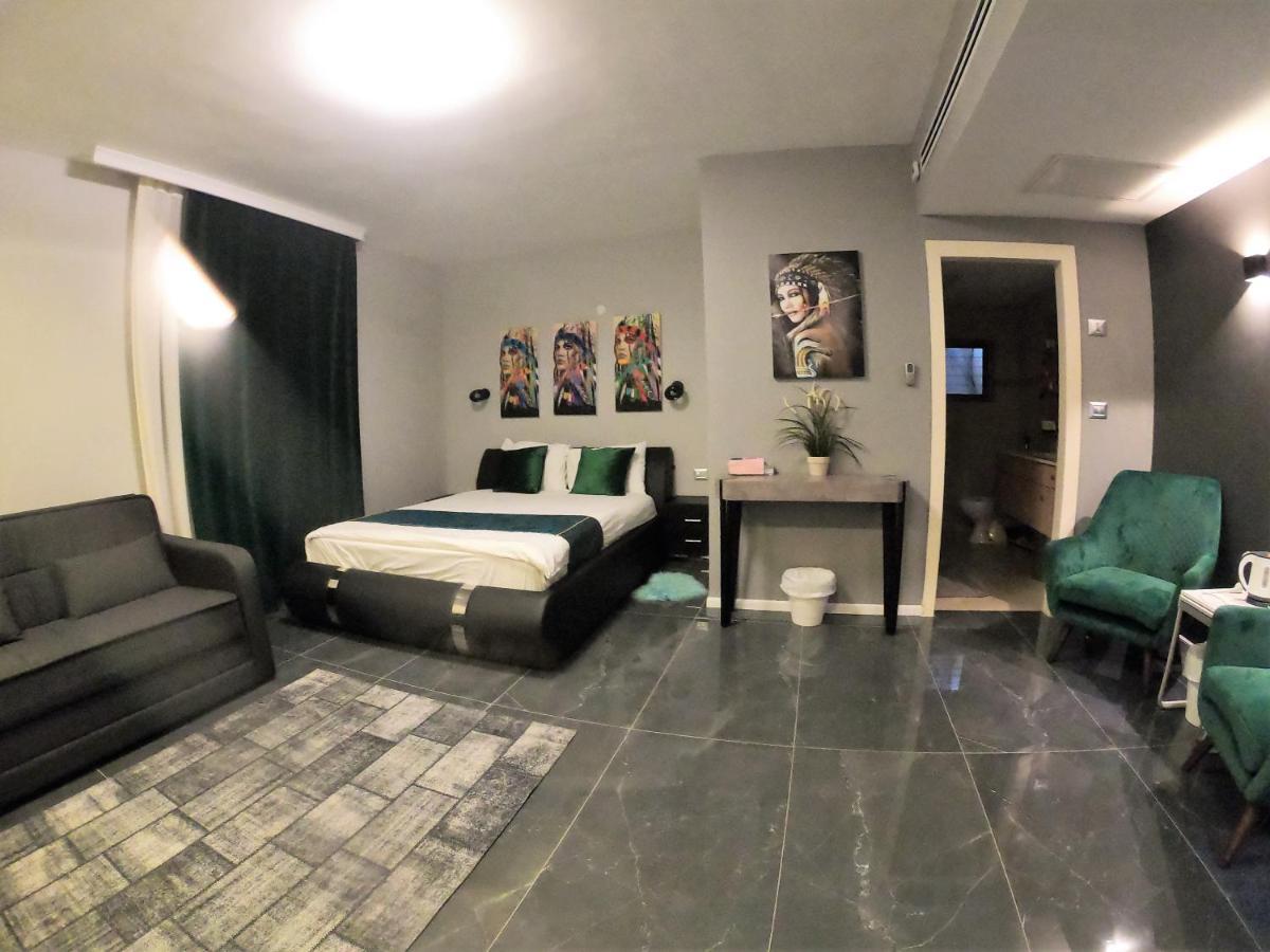 Penthouse Apartment On The Beach Bat Yam Eksteriør bilde