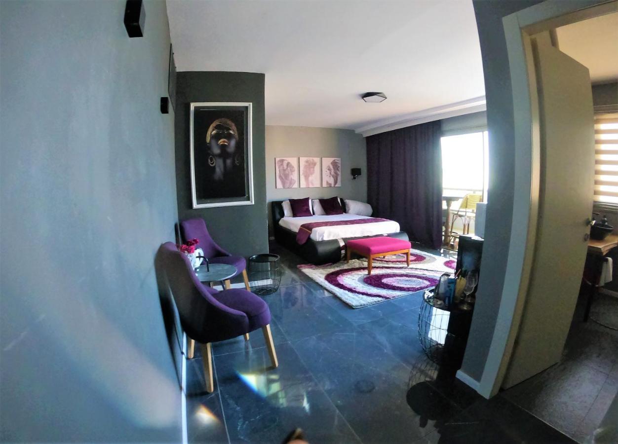 Penthouse Apartment On The Beach Bat Yam Eksteriør bilde