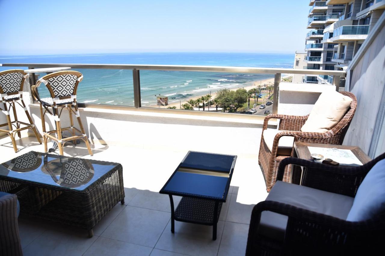 Penthouse Apartment On The Beach Bat Yam Eksteriør bilde